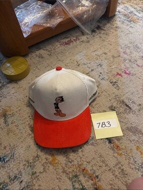 Allegory hat